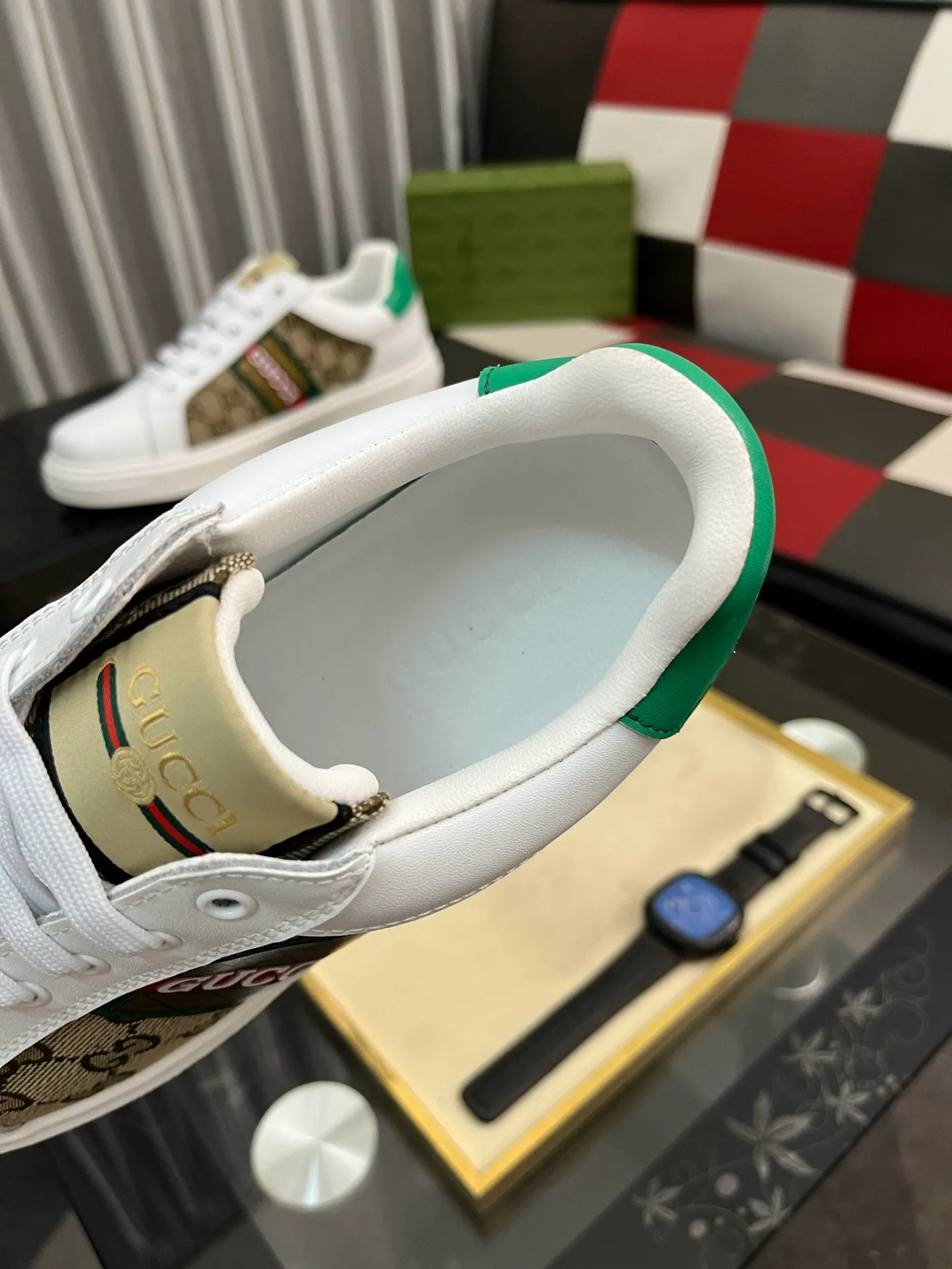 Men's shoes 💰420⌚️⌚️ [Gucci·Gucci] Original quality. ~ Unique modern style sneakers. 🏃A must-have casual shoe for trendy men😍😍 Original brand imported from Italy, imported original leather, sheep lining (refuses to discolor and grind feet) Sole: Original sole provided by the original factory, French lazy style design ⚠️Fit to the feet, original quality, super comfortable original sole. Code number: 38-442️⃣Colors available